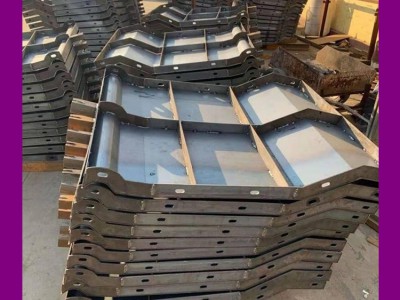 【防撞墙钢模具样式形态 公路防撞墙钢模具即合理调配】图2