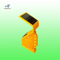张家口交通设施 波形护栏警示灯 太阳能轮廓标护栏灯价格